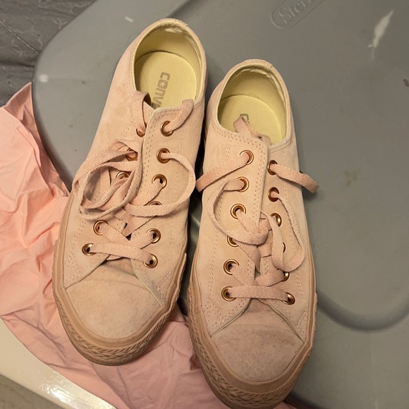 Converse - Picture 1 of 1